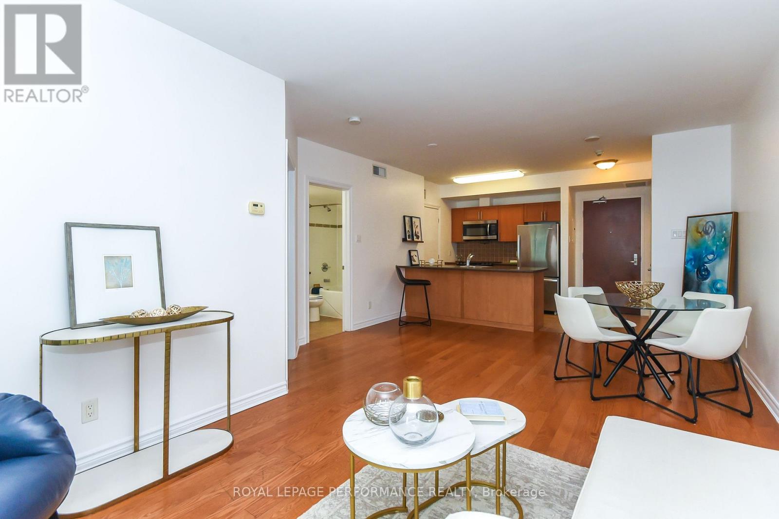 1107 - 234 Rideau Street