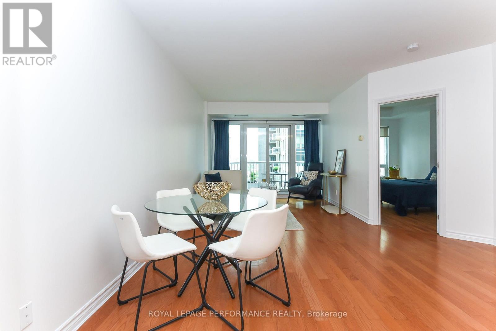 1107 - 234 Rideau Street