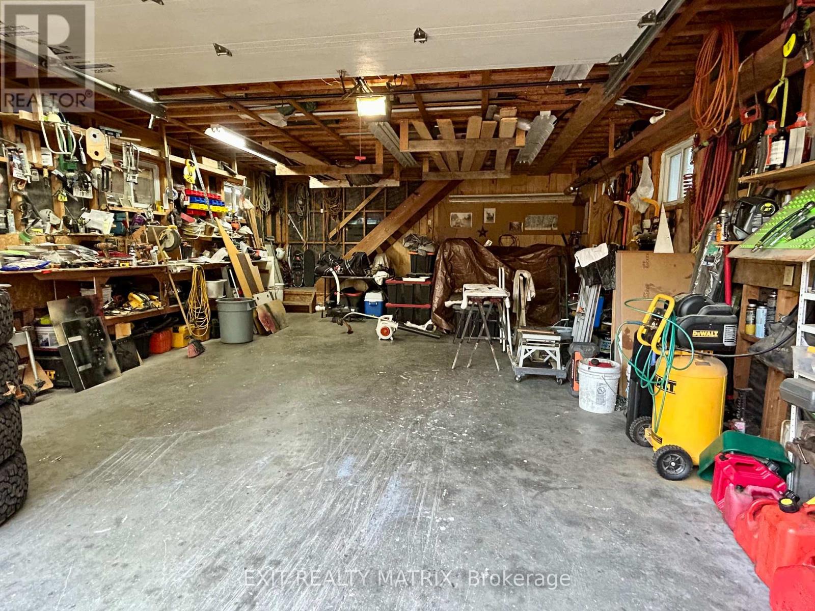3498 Sarsfield Road