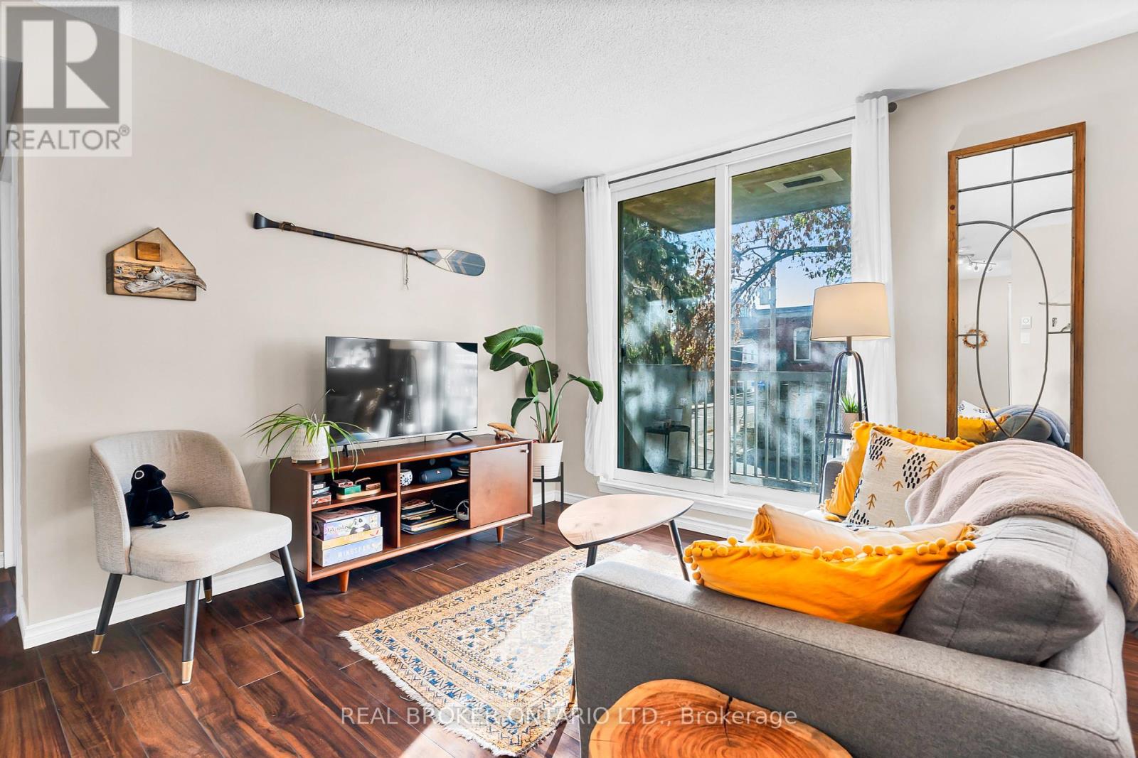 209 - 110 Forward Avenue