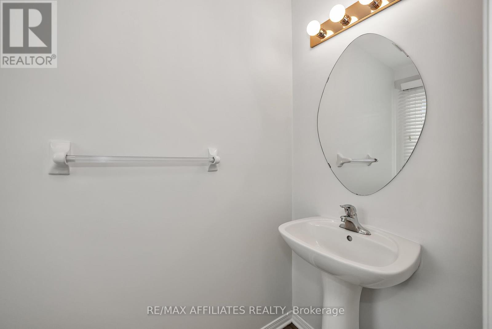 17 Kirkstone Private E
