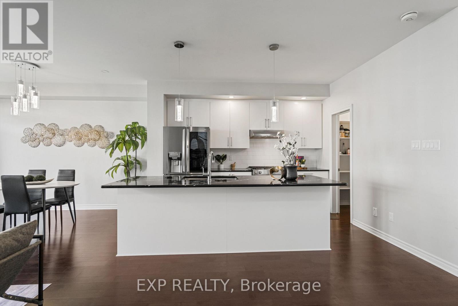 512 Edenwylde Drive E