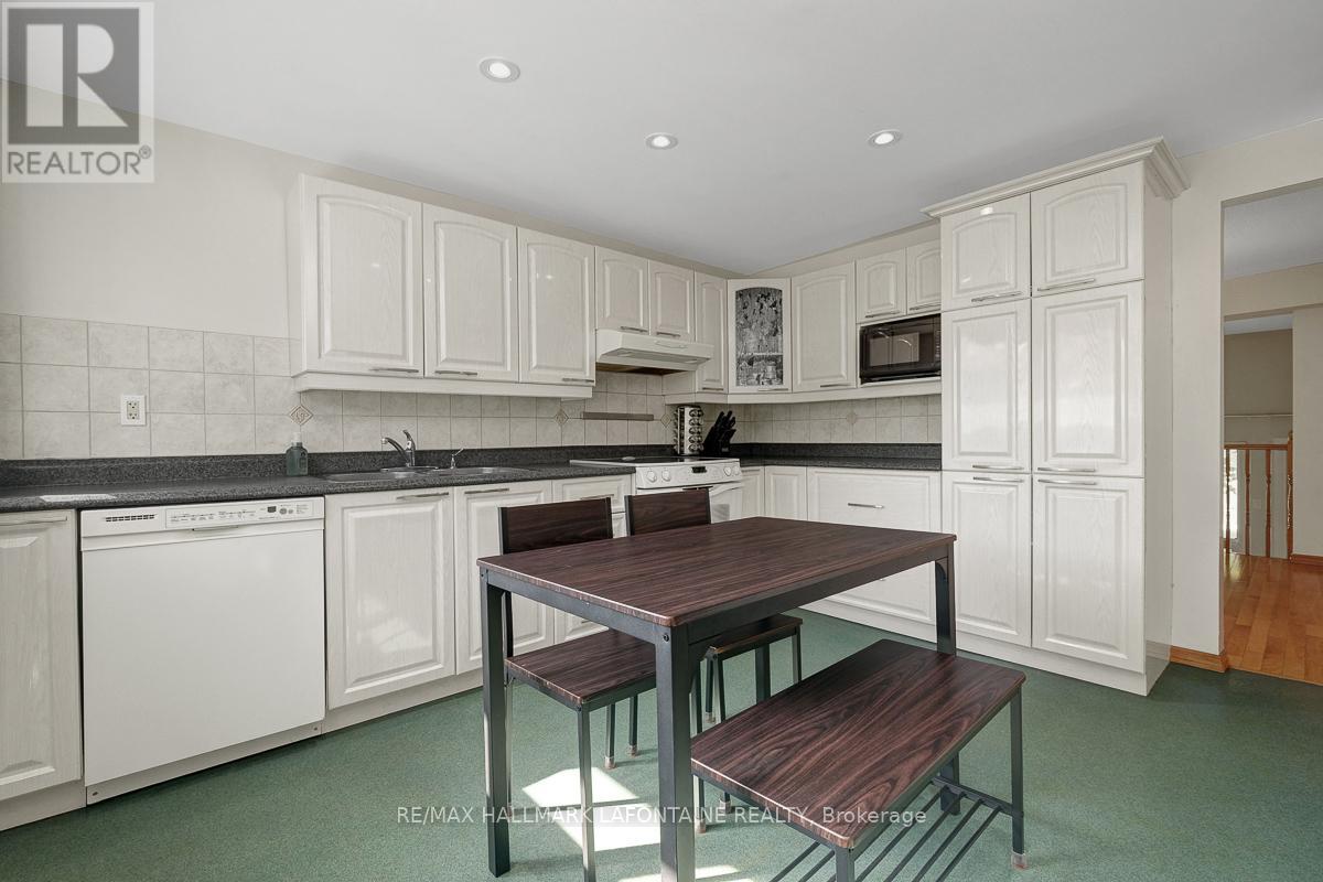 28 - 2 Bertona Street