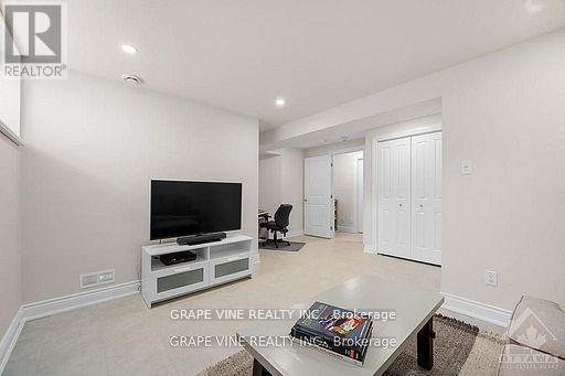 862 Oat Straw Way