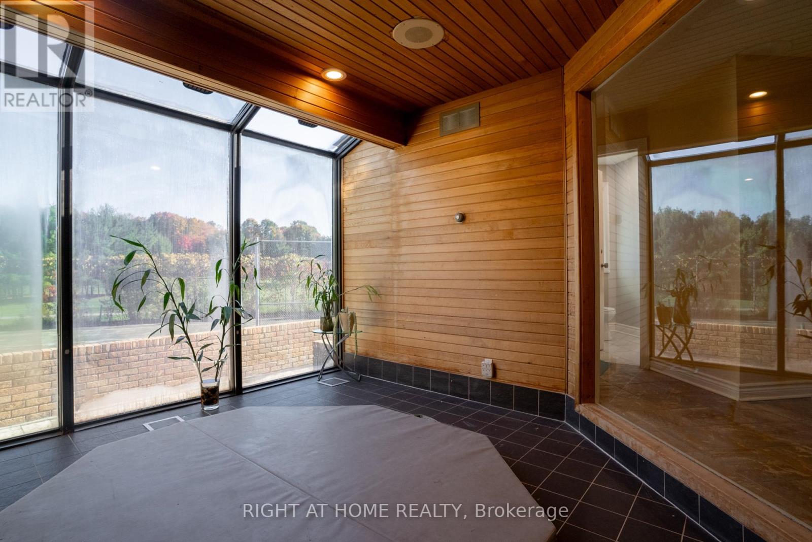5 Burnt Tree Court