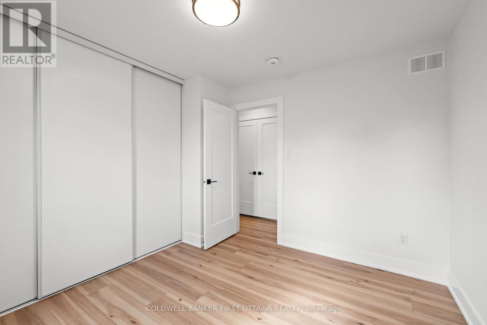 C - 238 Lebreton Street N