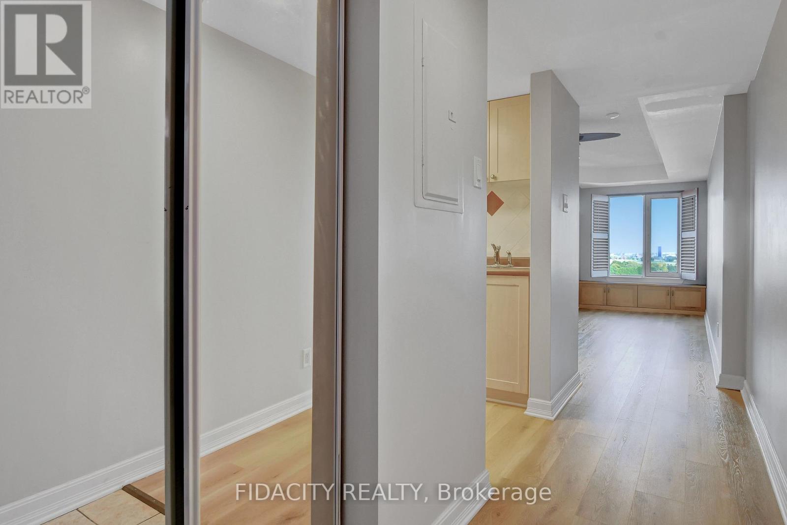 6c - 310 Central Park Drive