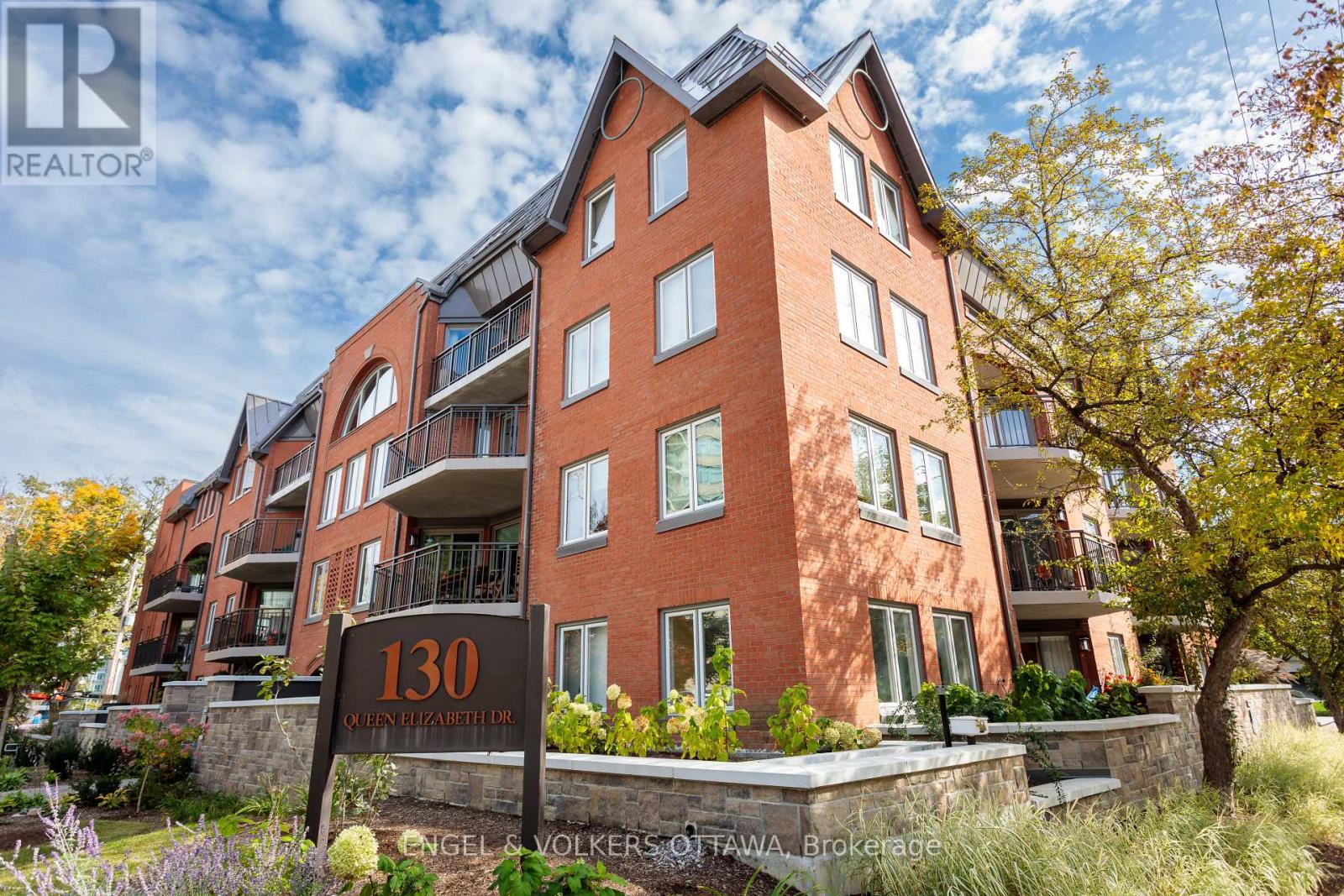 102 - 130 Queen Elizabeth Drive