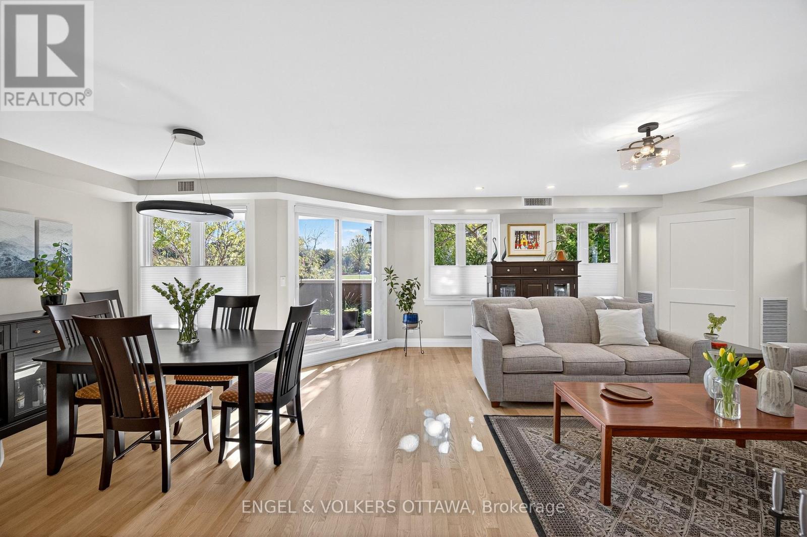 102 - 130 Queen Elizabeth Drive