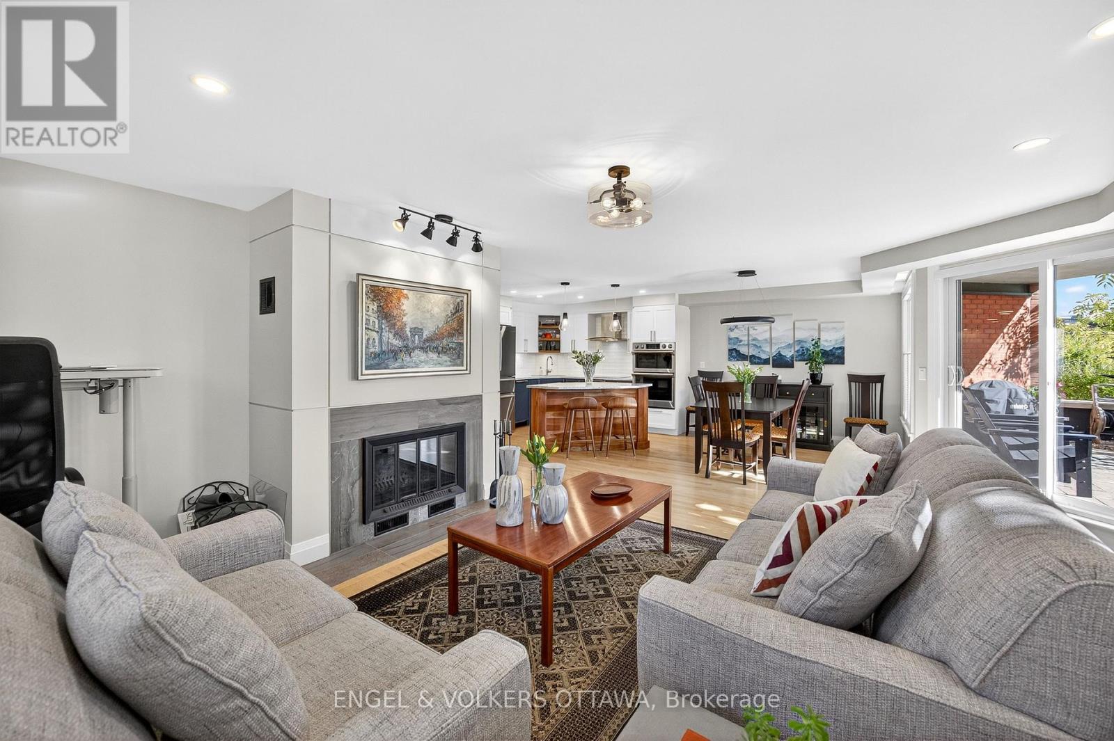 102 - 130 Queen Elizabeth Drive
