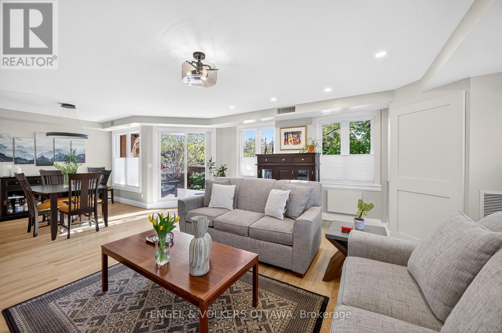 102 - 130 Queen Elizabeth Drive