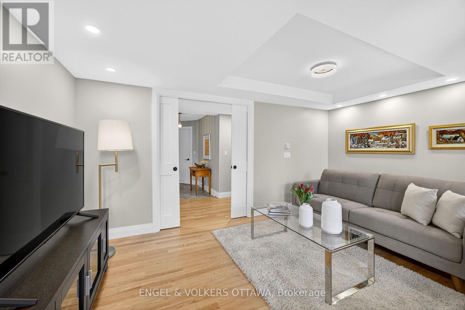 102 - 130 Queen Elizabeth Drive