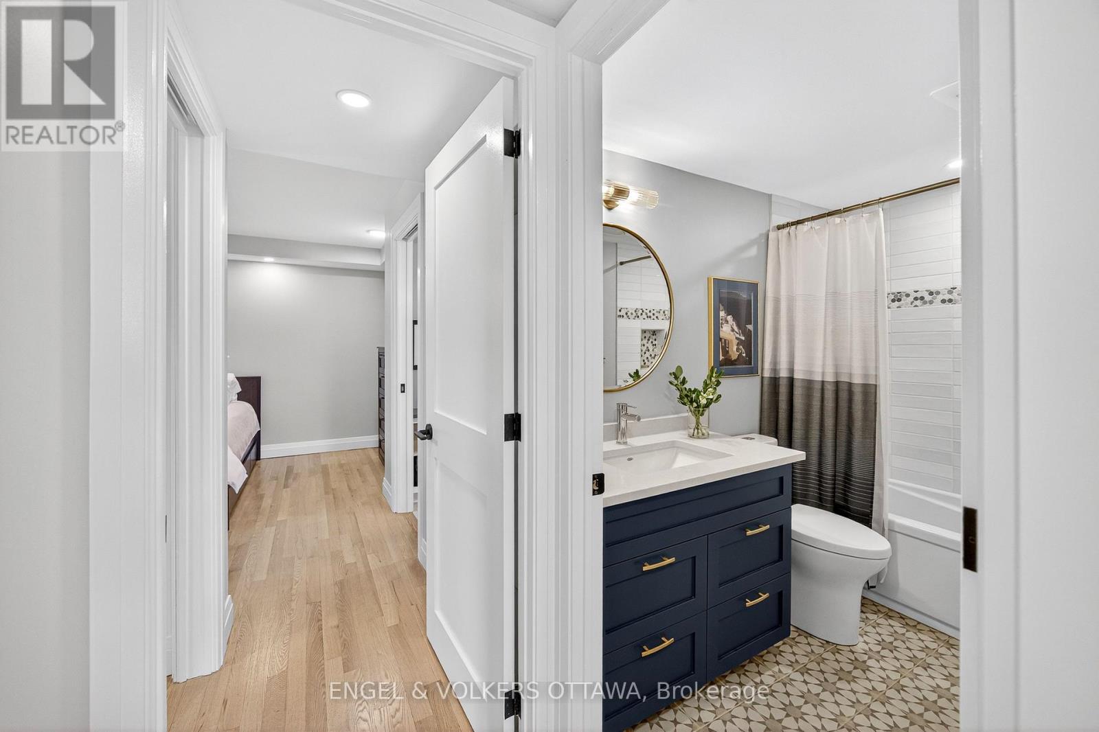 102 - 130 Queen Elizabeth Drive