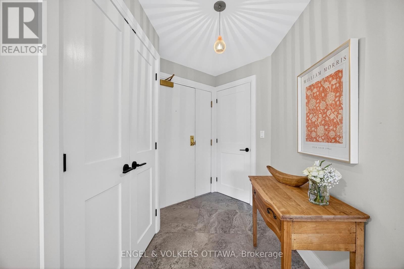 102 - 130 Queen Elizabeth Drive