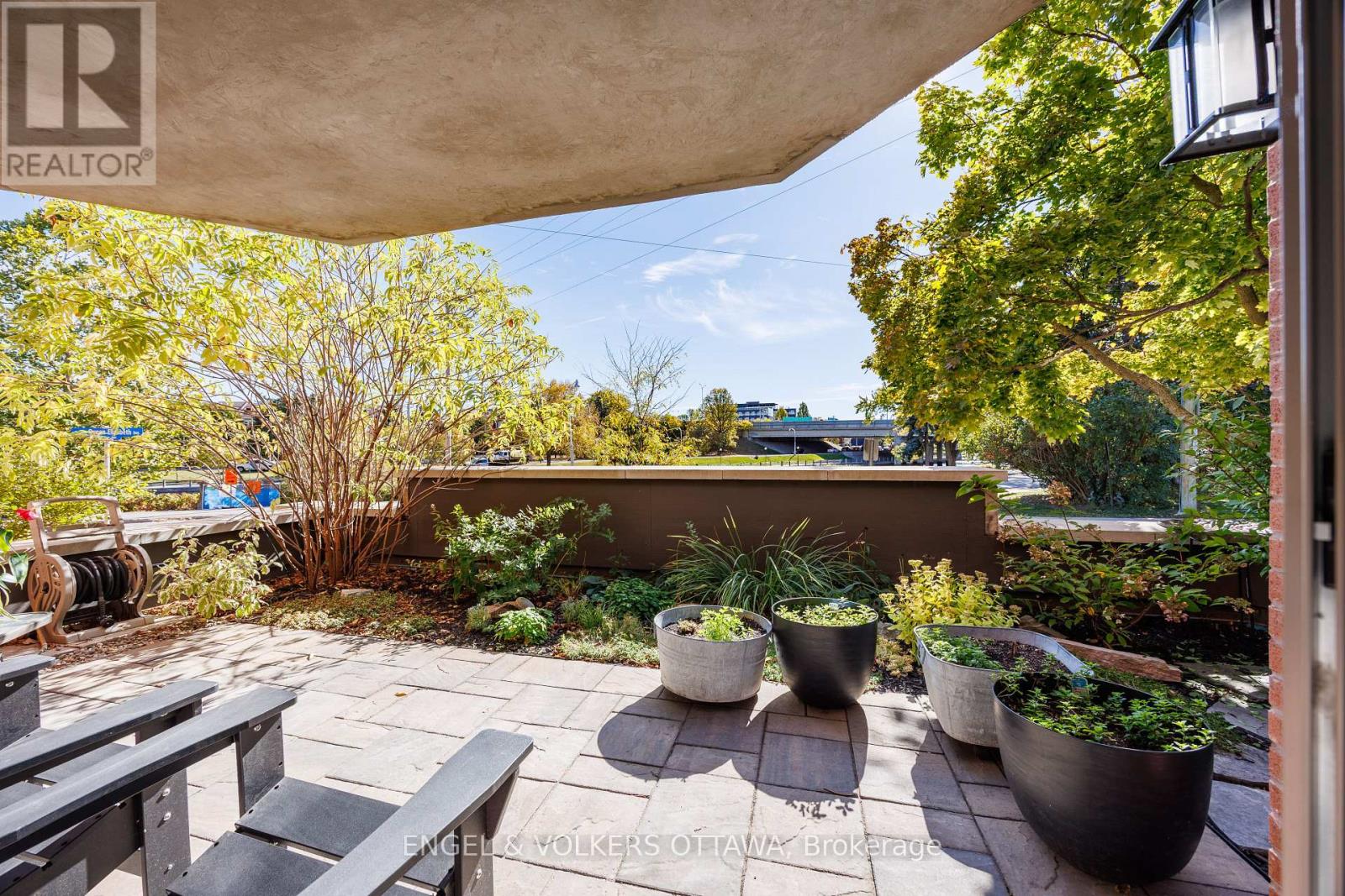 102 - 130 Queen Elizabeth Drive
