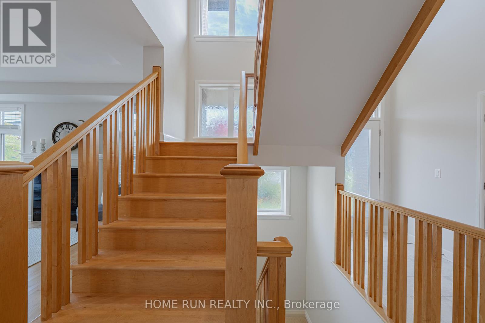 100 Lochhouse Walk
