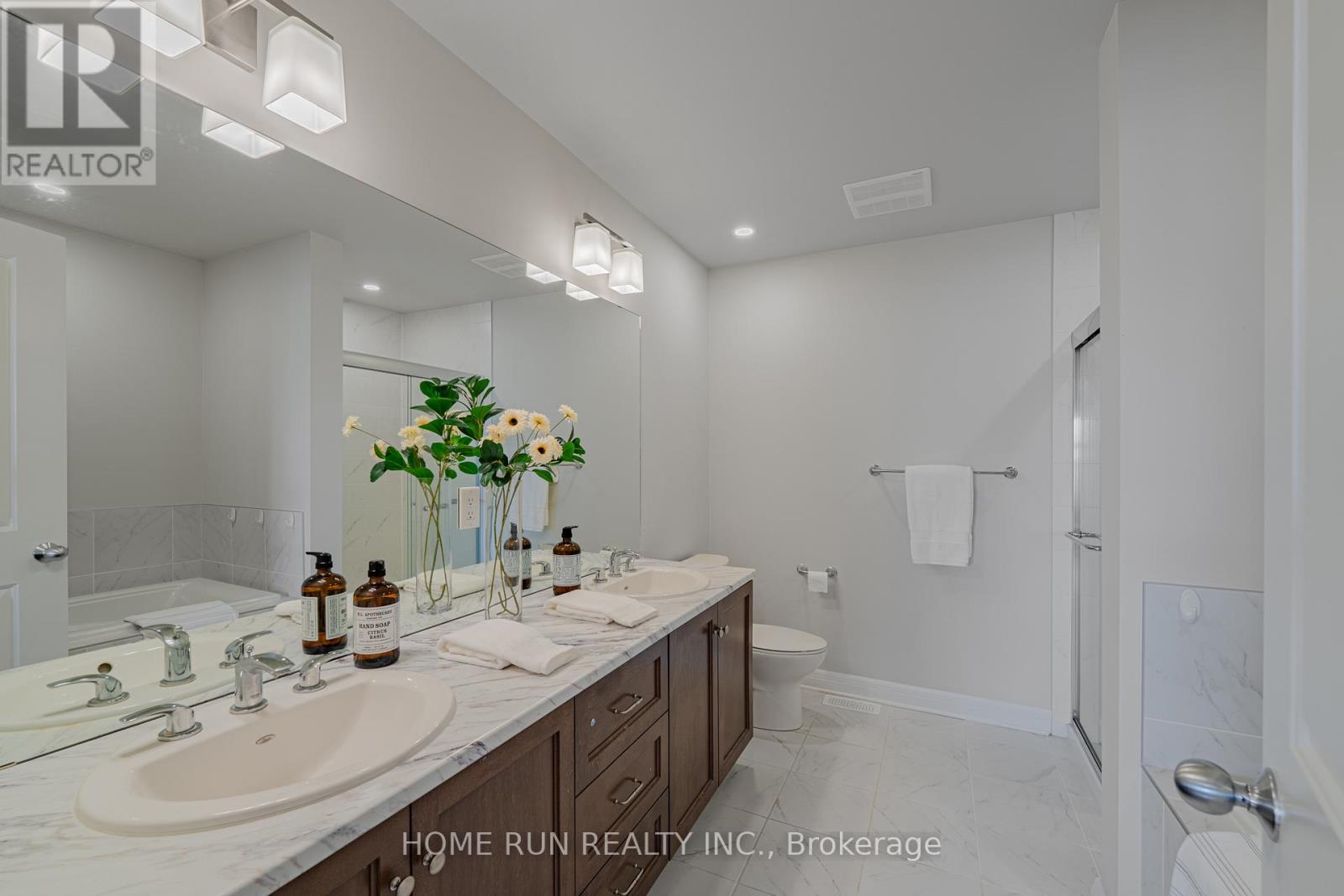 100 Lochhouse Walk