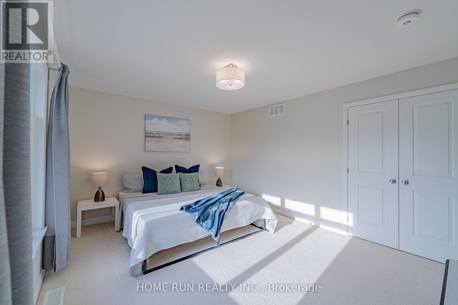 100 Lochhouse Walk