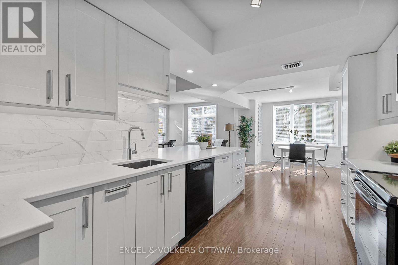 206 - 205 Somerset Street W