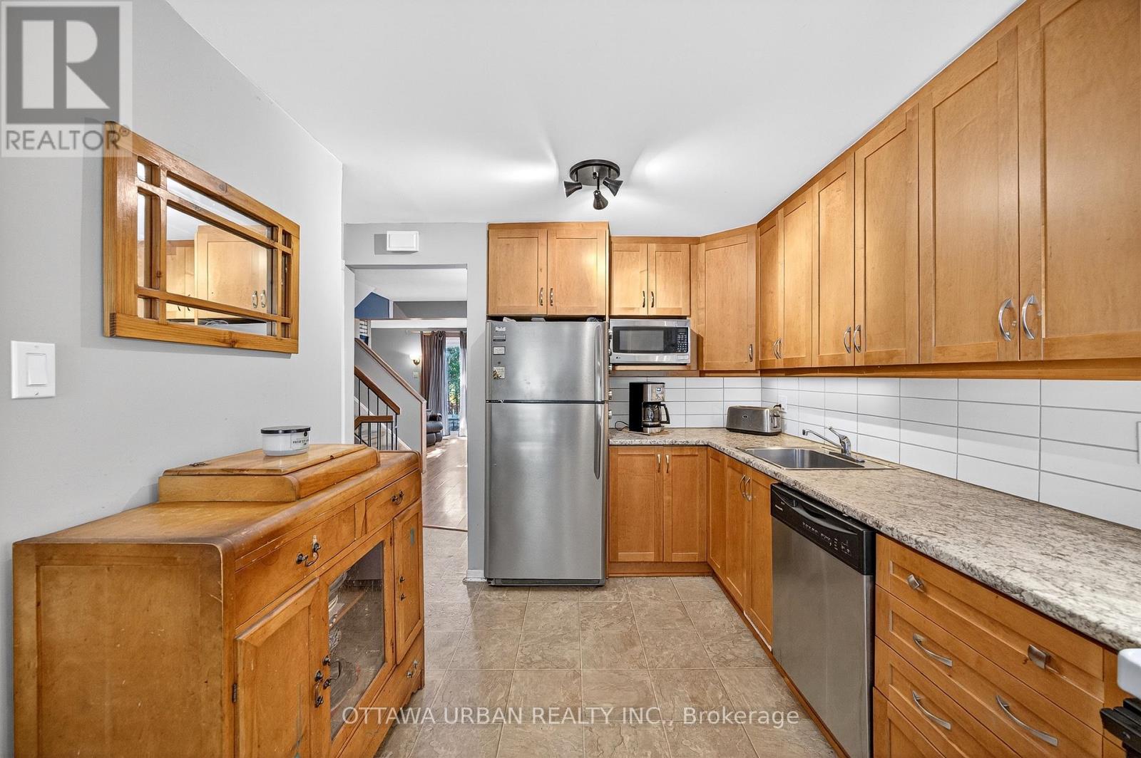 7986 Decarie Drive