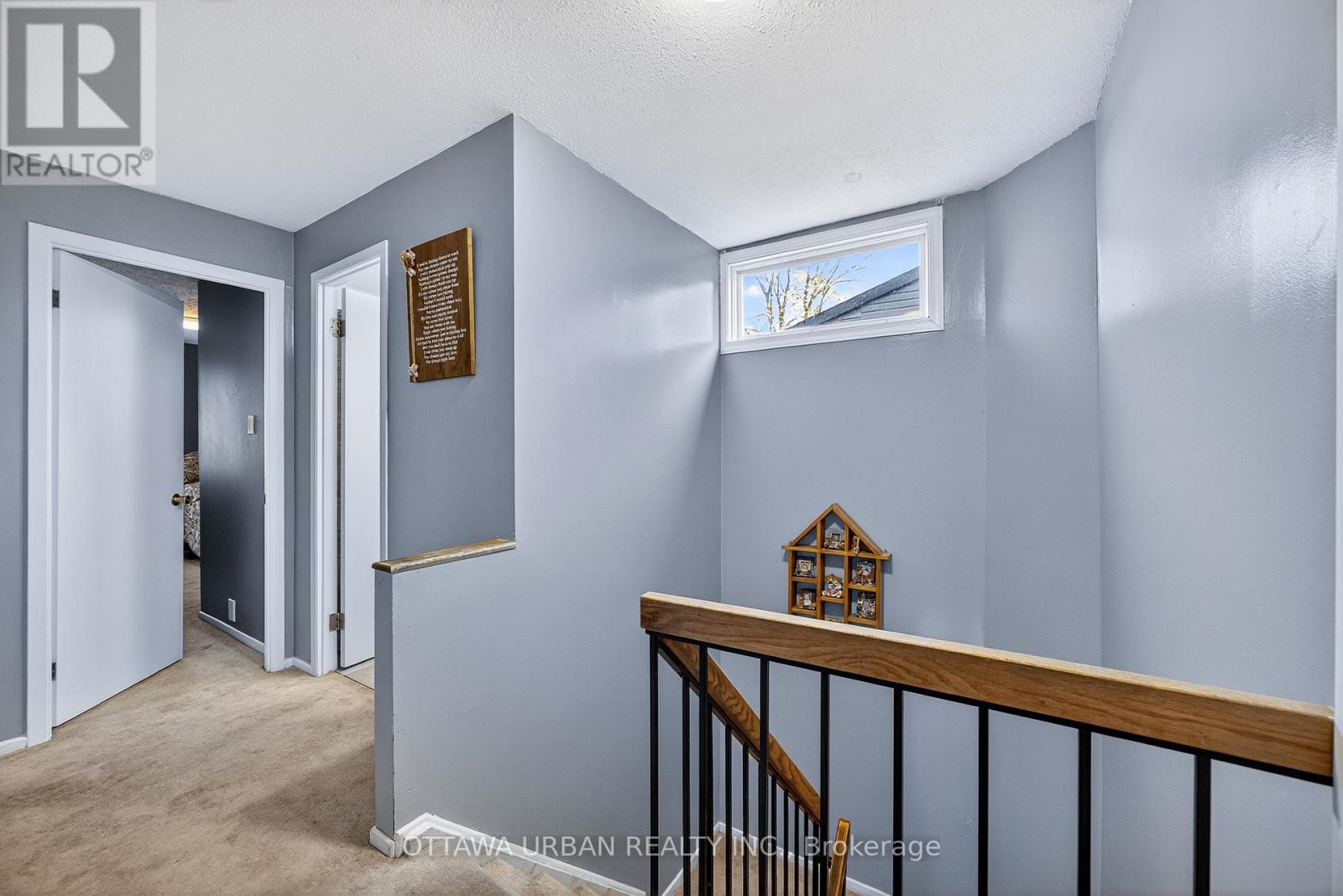 7986 Decarie Drive