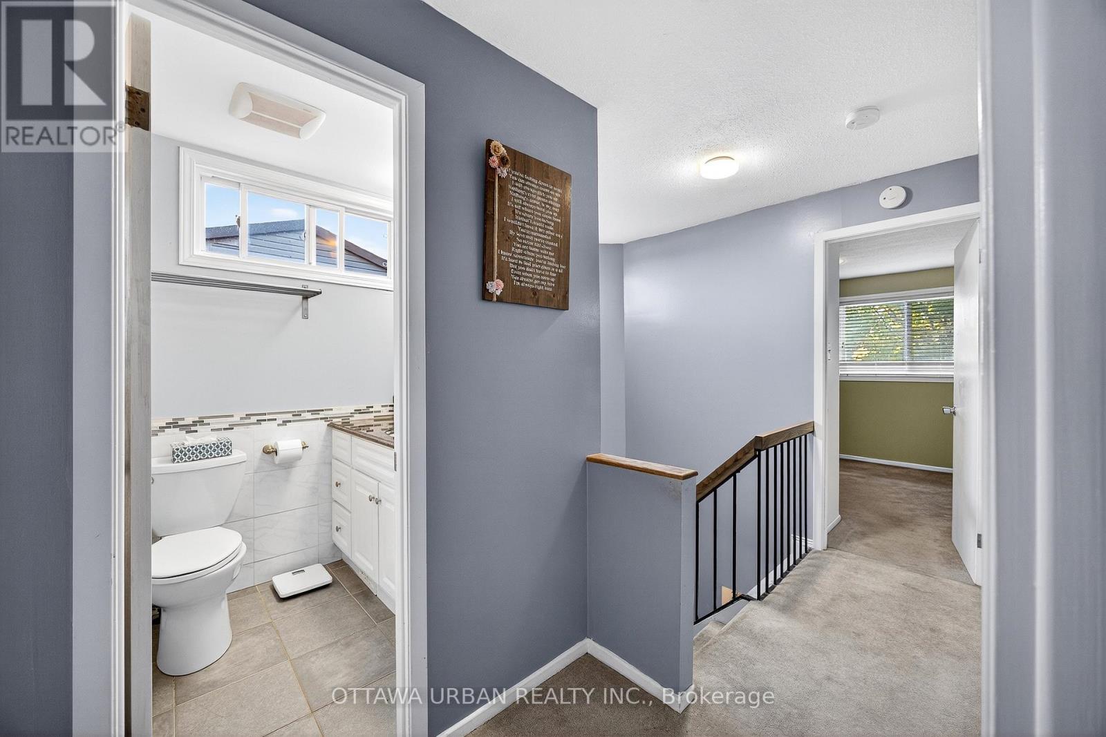 7986 Decarie Drive