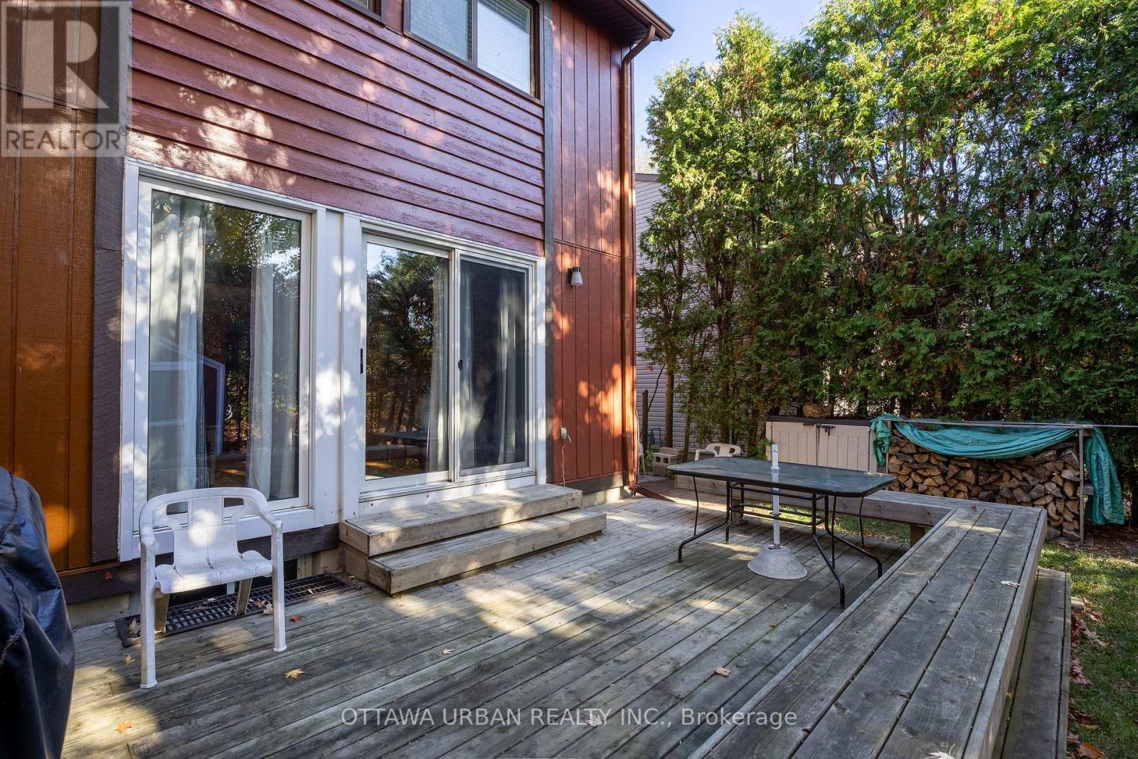 7986 Decarie Drive