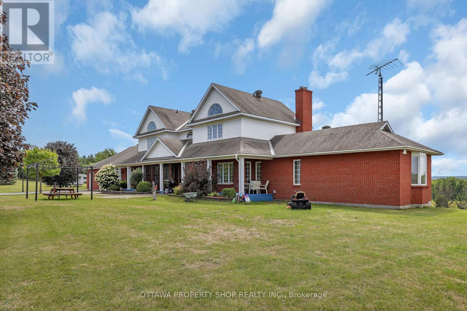 3031 Greenland Road