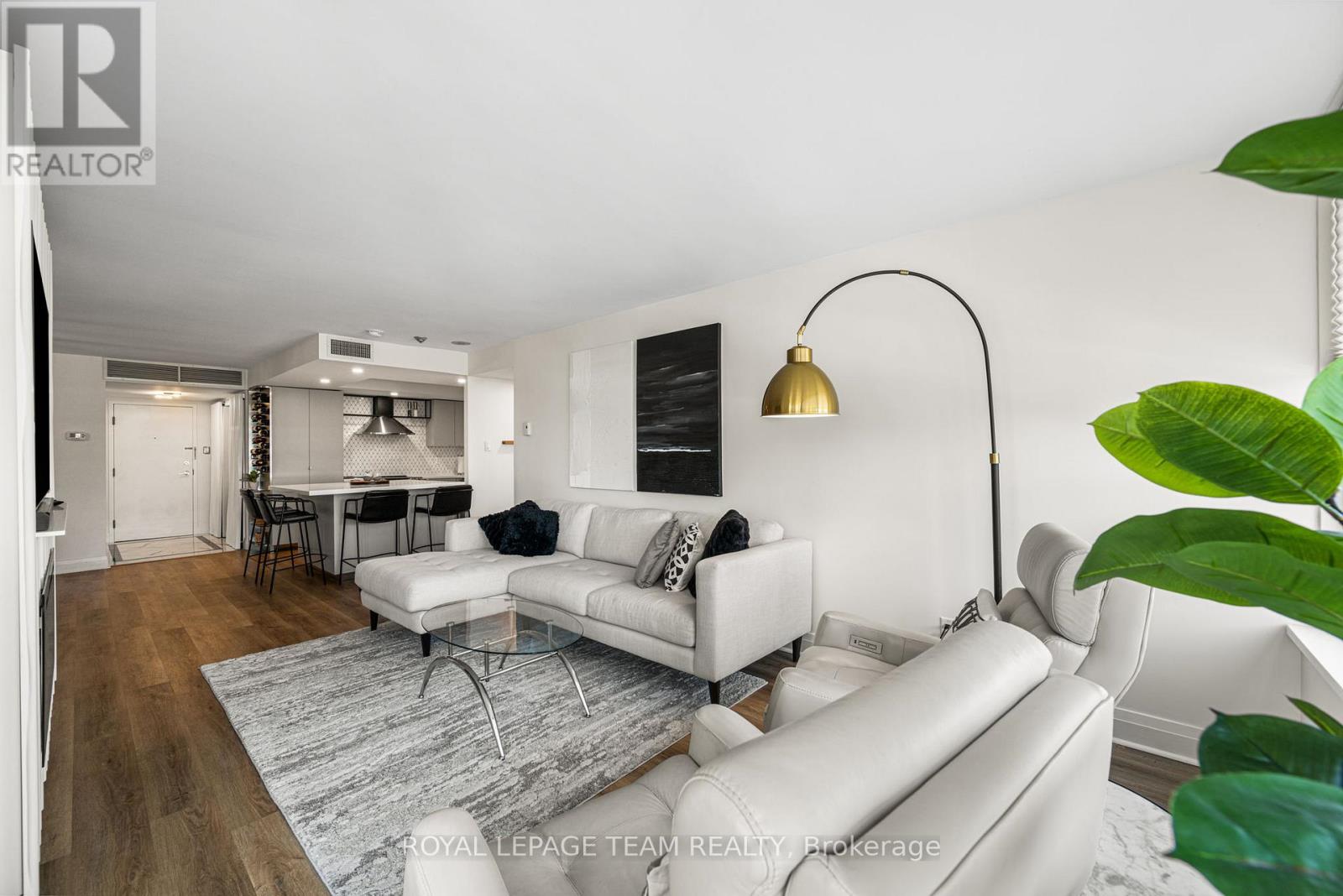 401 - 1510 Riverside Drive