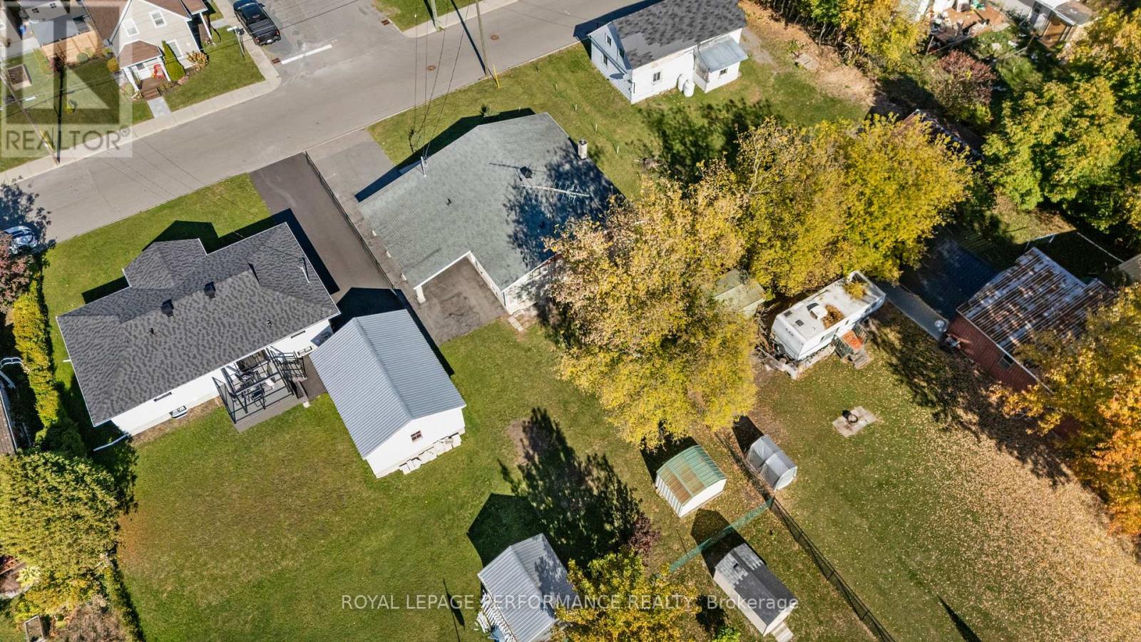 108 Elgin Street W