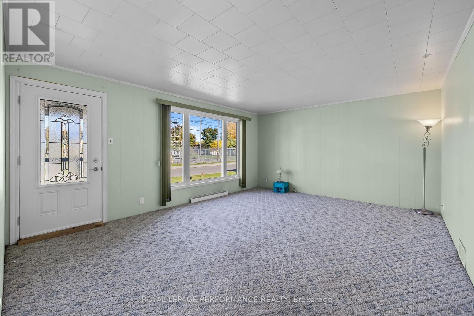 108 Elgin Street W