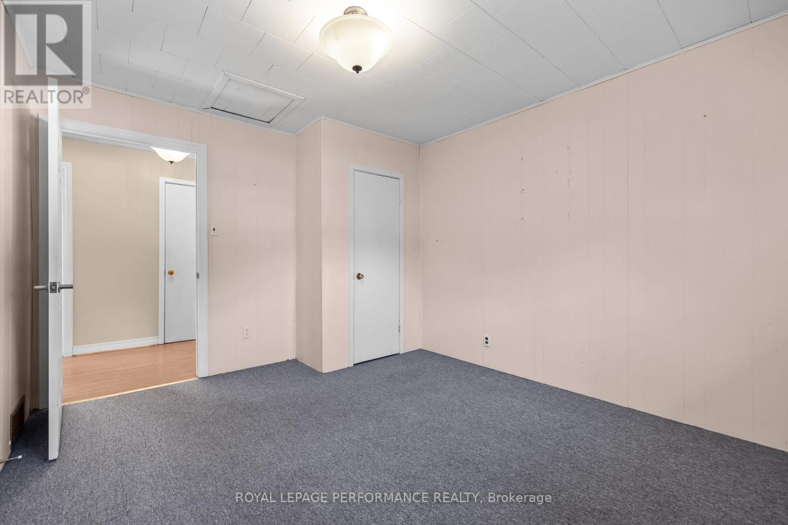 108 Elgin Street W