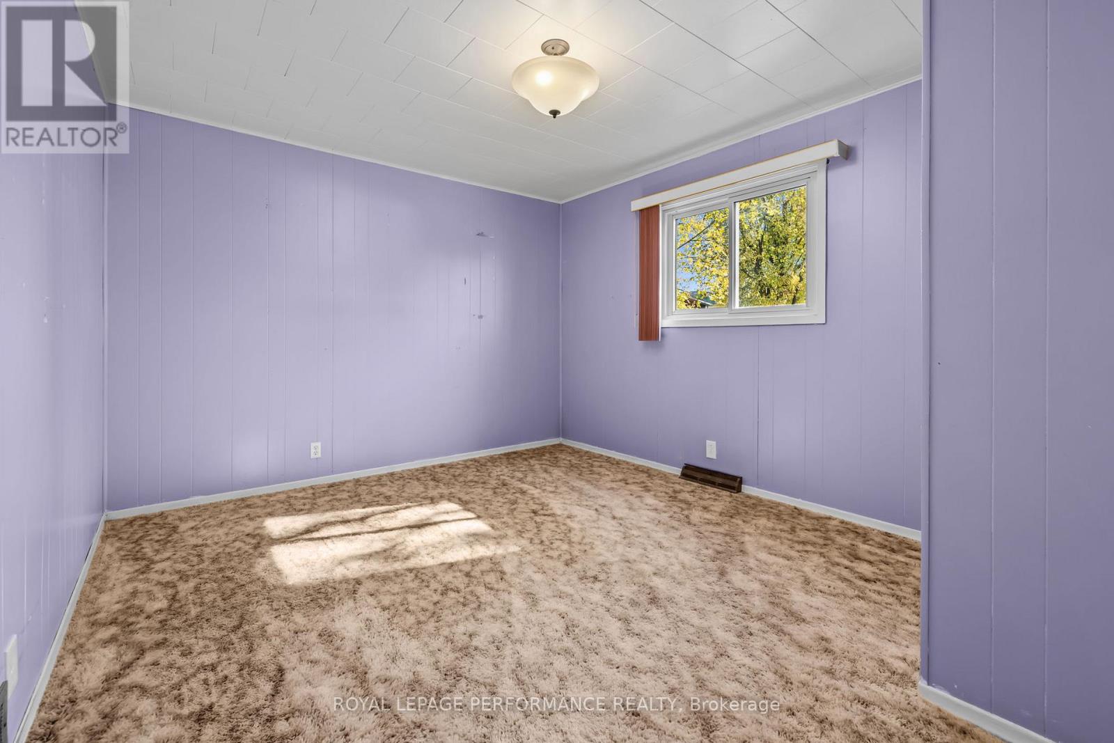 108 Elgin Street W