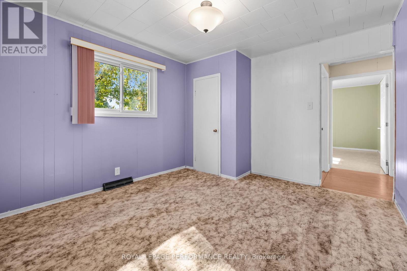 108 Elgin Street W