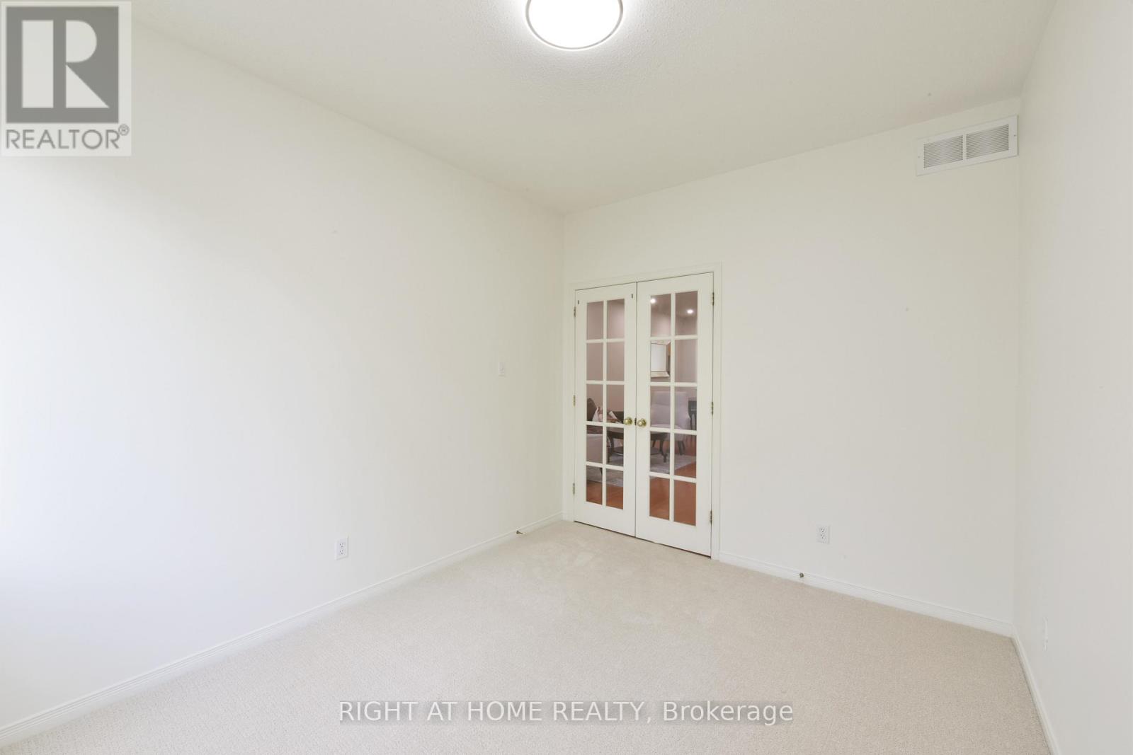 321 Breckenridge Crescent