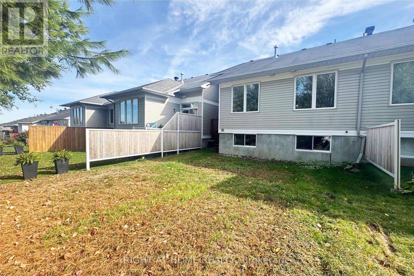 321 Breckenridge Crescent