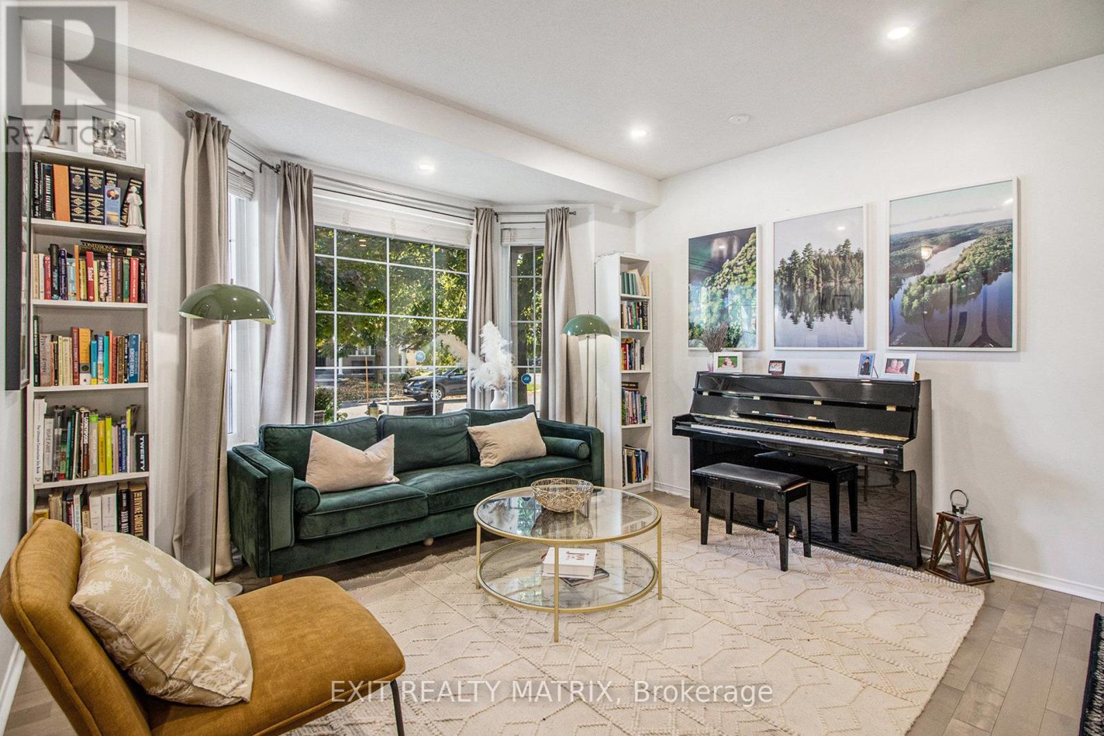 2205 Blue Willow Crescent