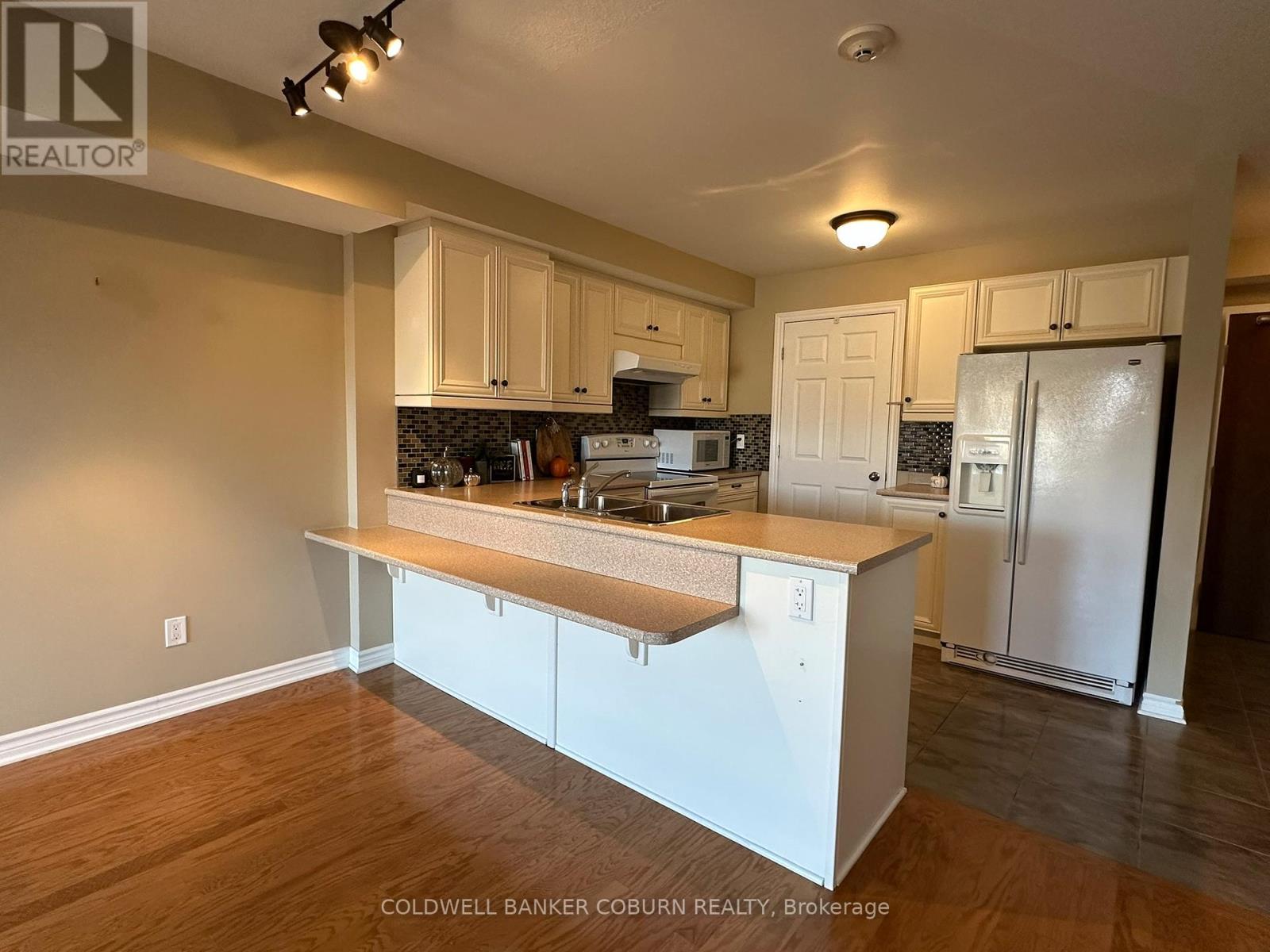301 - 398 Van Buren Street