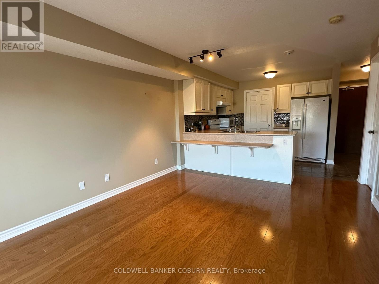 301 - 398 Van Buren Street