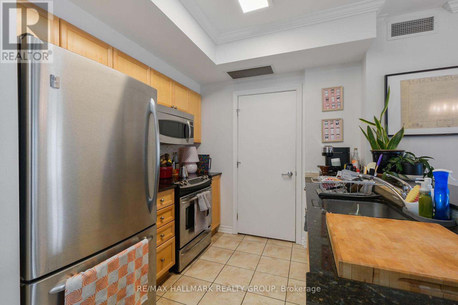 706 - 200 Rideau Street