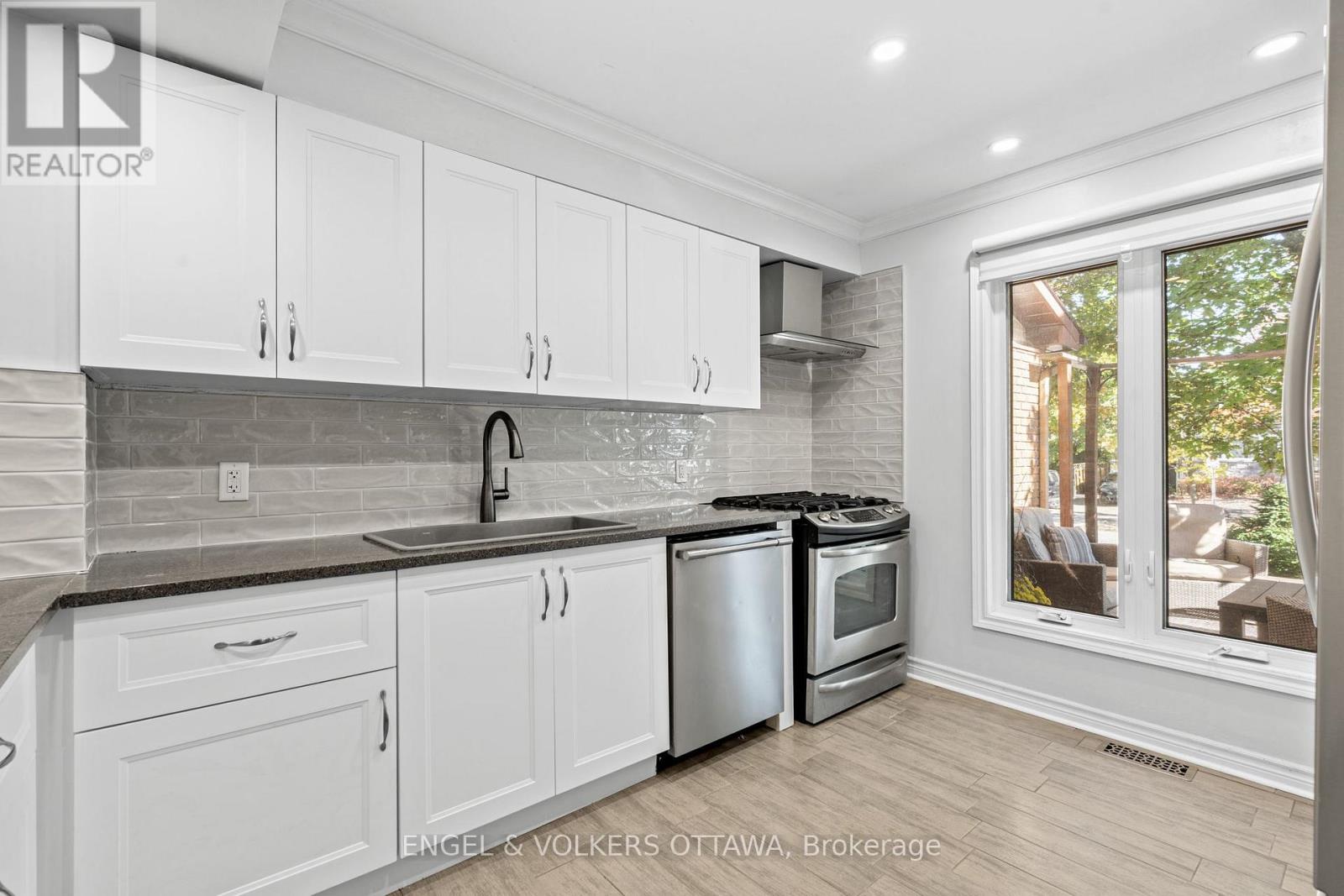 1540 Mimosa Avenue