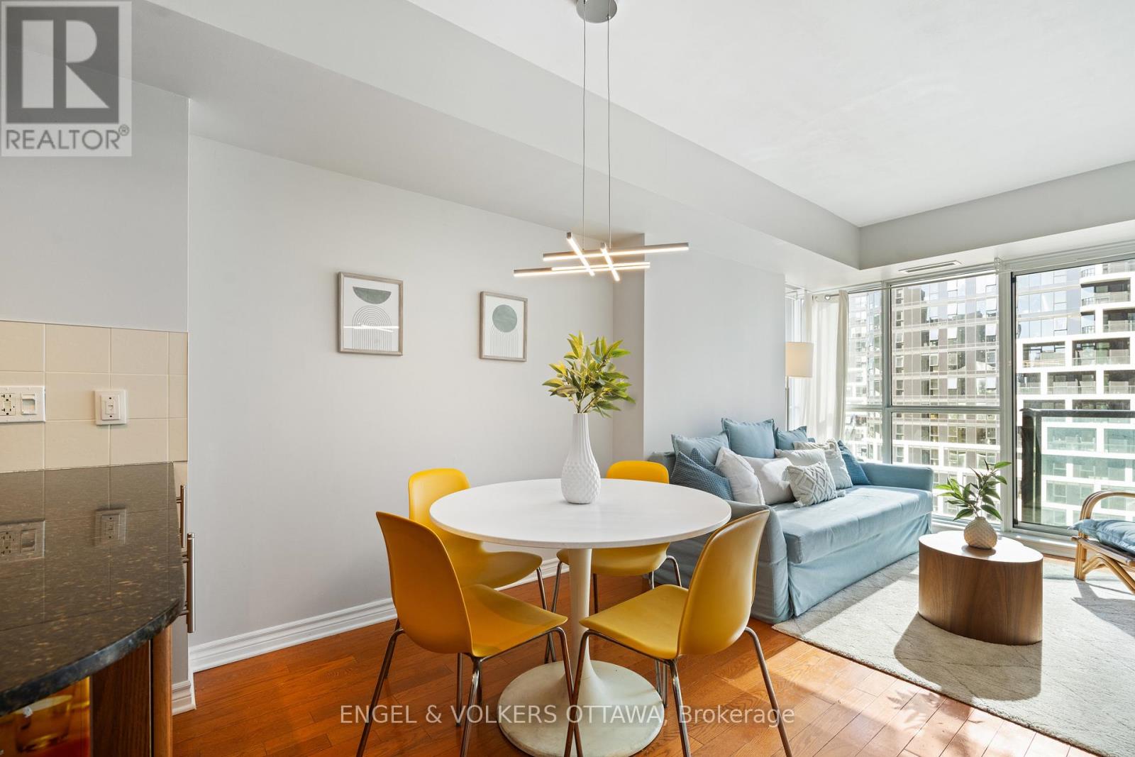 1403 - 445 Laurier Avenue W