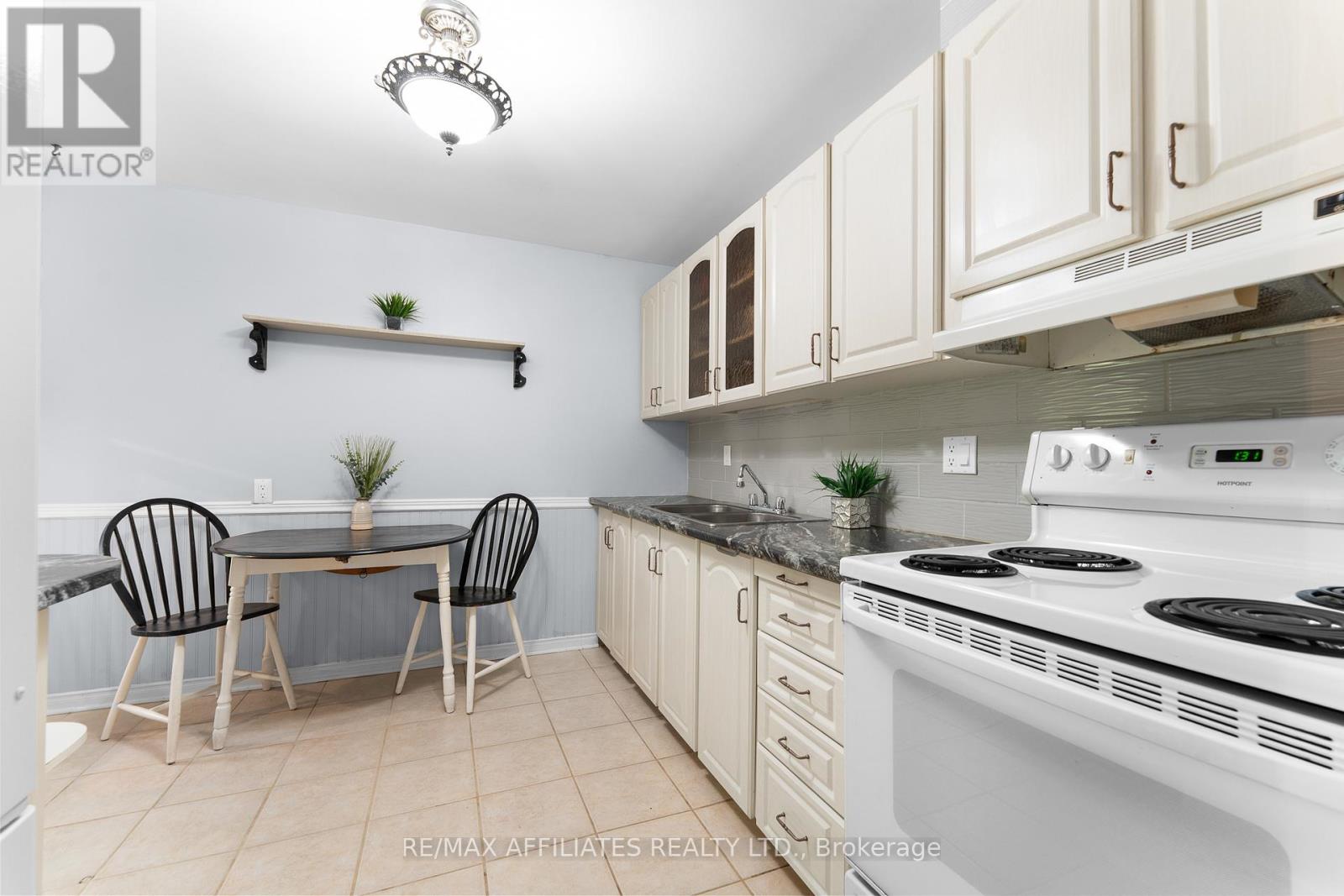 2 Tedwyn Drive