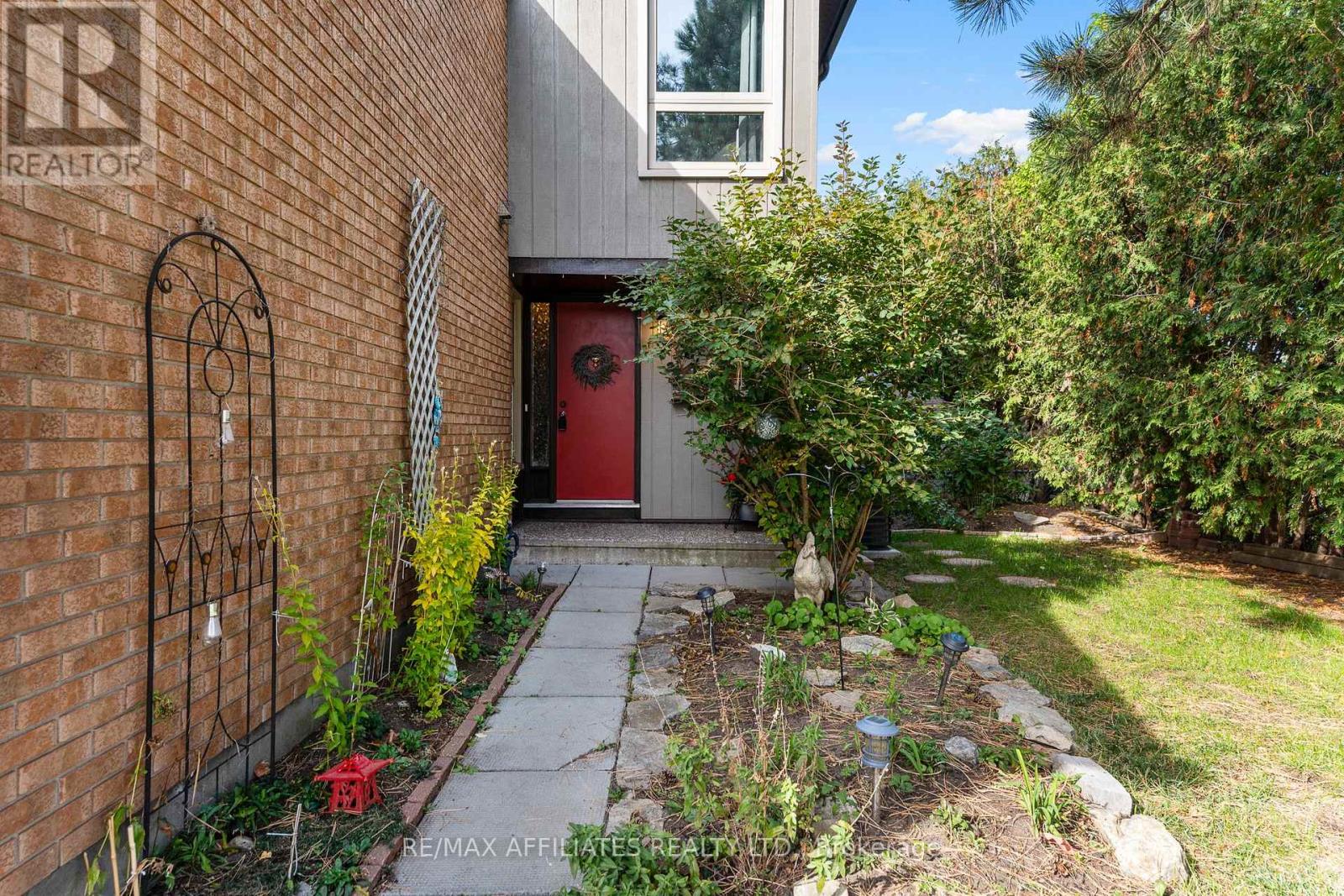 2 Tedwyn Drive