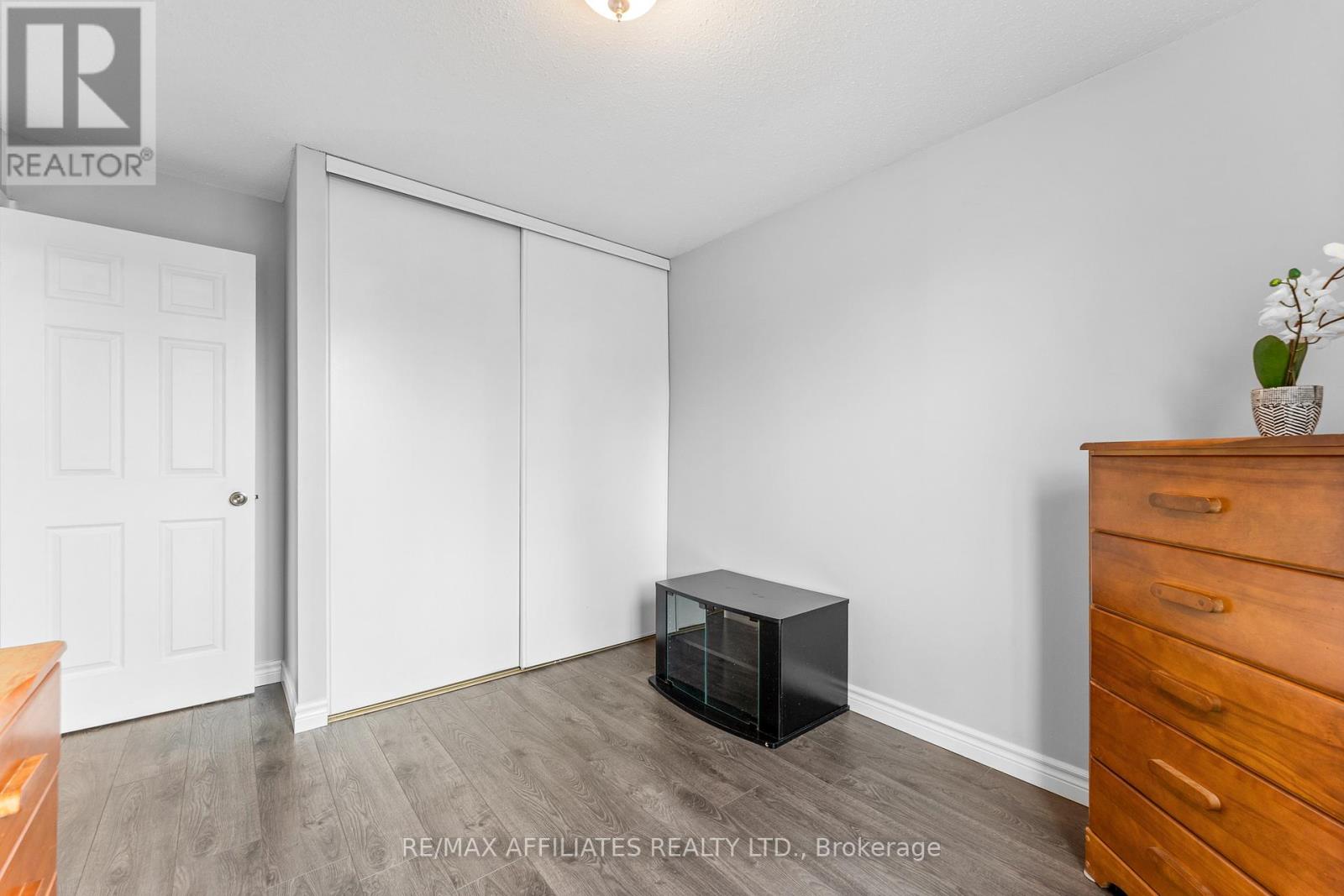 2 Tedwyn Drive