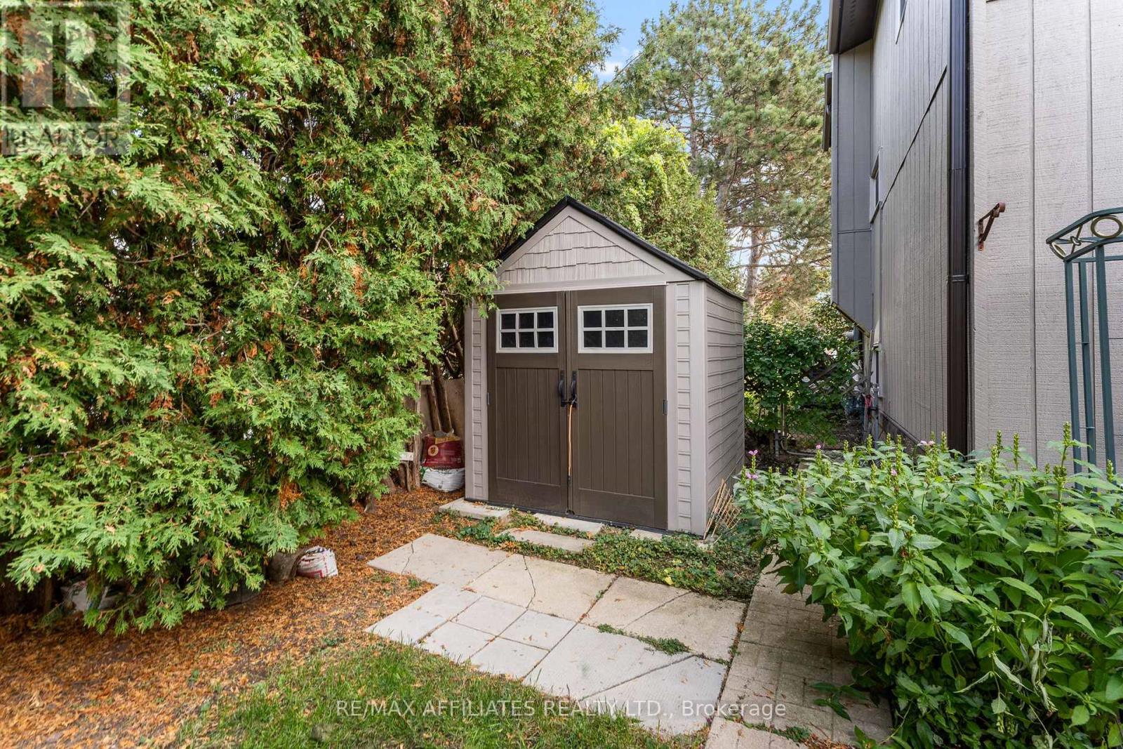 2 Tedwyn Drive