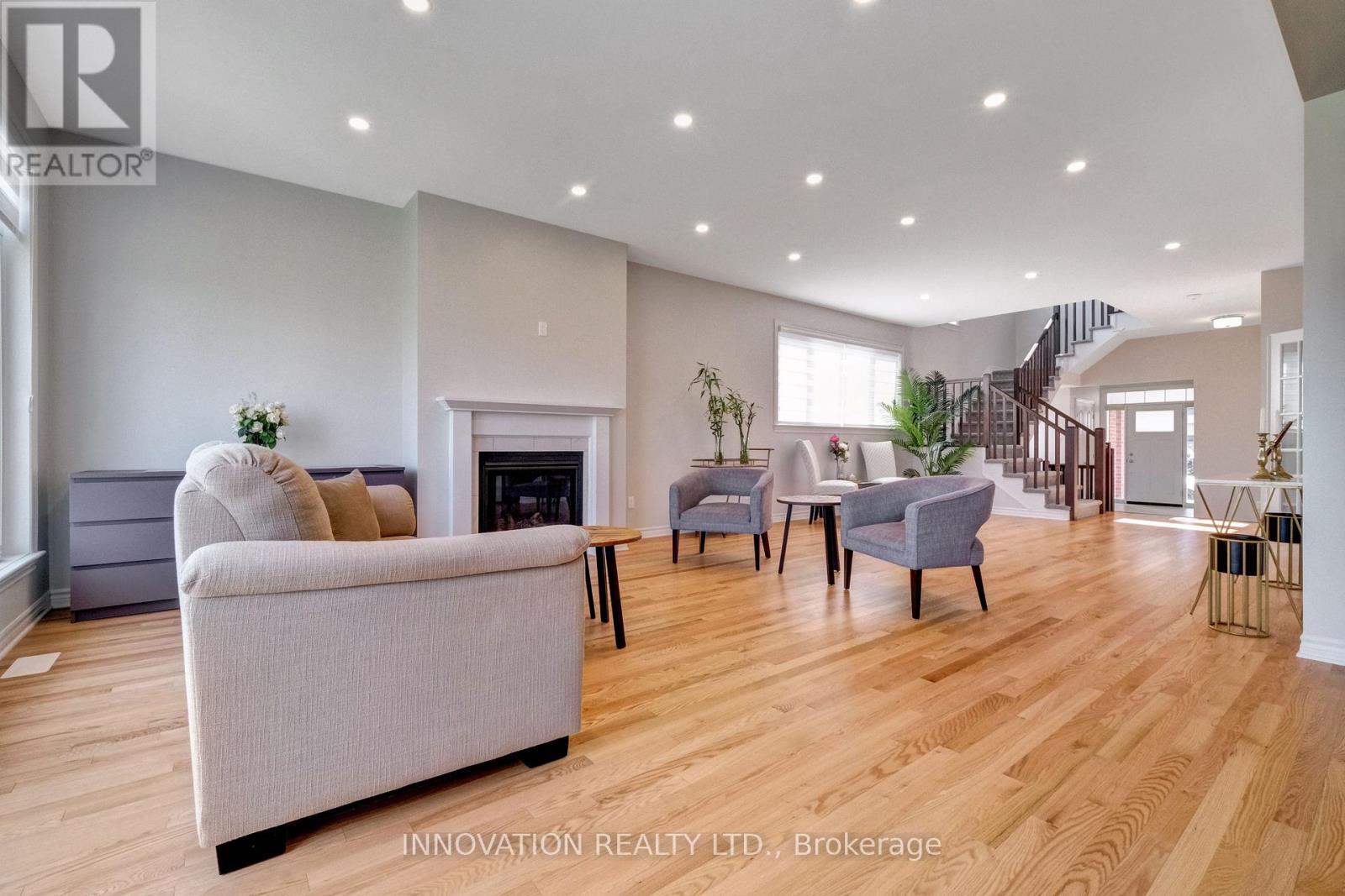 868 Snowdrop Crescent