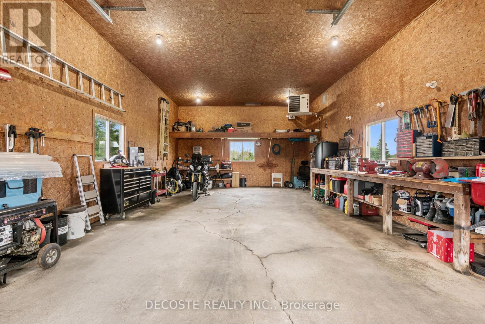 20330 Lochiel Road