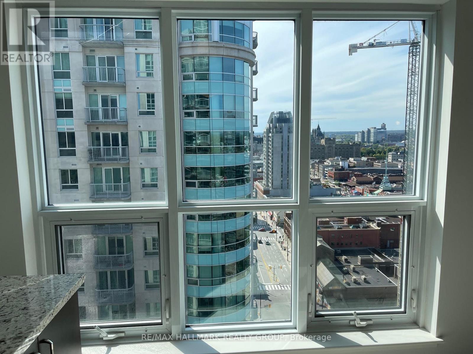 2201 - 242 Rideau Street