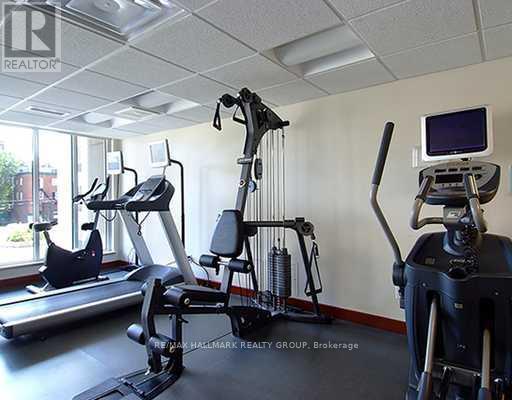 2201 - 242 Rideau Street